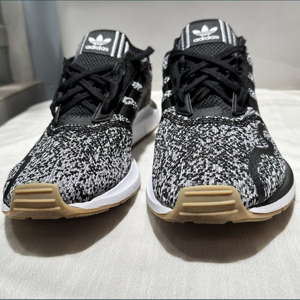 Adidas Swift Run Men's shoe, size 10 1/2, cookies and cream